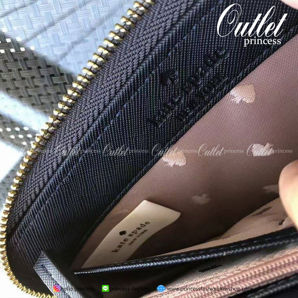 KATE SPADE JOELEY LONG WALLET กระเป๋าสตางค์ใบยาวรุ่นใหม่ล่าสุดหนัง Saffiano สไตล์ PRADA สวยน่าใช้ตัวเนื้อกระเป๋าตกแต่งด้วยกลิทเตอร์ทั้งใบ สวยหรู ภายในมีช่องซิป1ช่อง และช่องใส่บัตรหลายช่อง ใส่เหรียญ บัตรได้เยอะ ตัวจริงสวยน่าใช้มากค่ะ