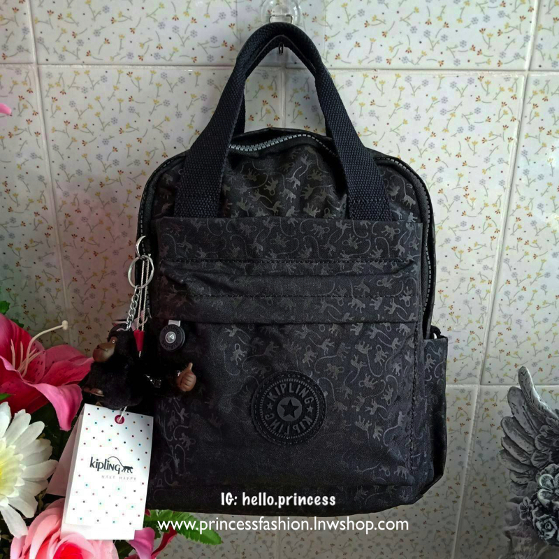 KIPLING 2WAYS MINI BACKPACK 👍กระเป๋าสะพาย2Wayรุ่นใหม่วัสดุ Nylon & Polyester 100% 👍หูหิ้วมีลายปั้มแบรนด์ 👍สายสะพายยาวเลื่อนปรับได้ถอดได้ 👍สามารถถือหรือสะพายได้ จะสะพายไหล่ สะพายเฉียง Crossbody หรือจะคล้องสายเป็นเป้สะพายหลัง