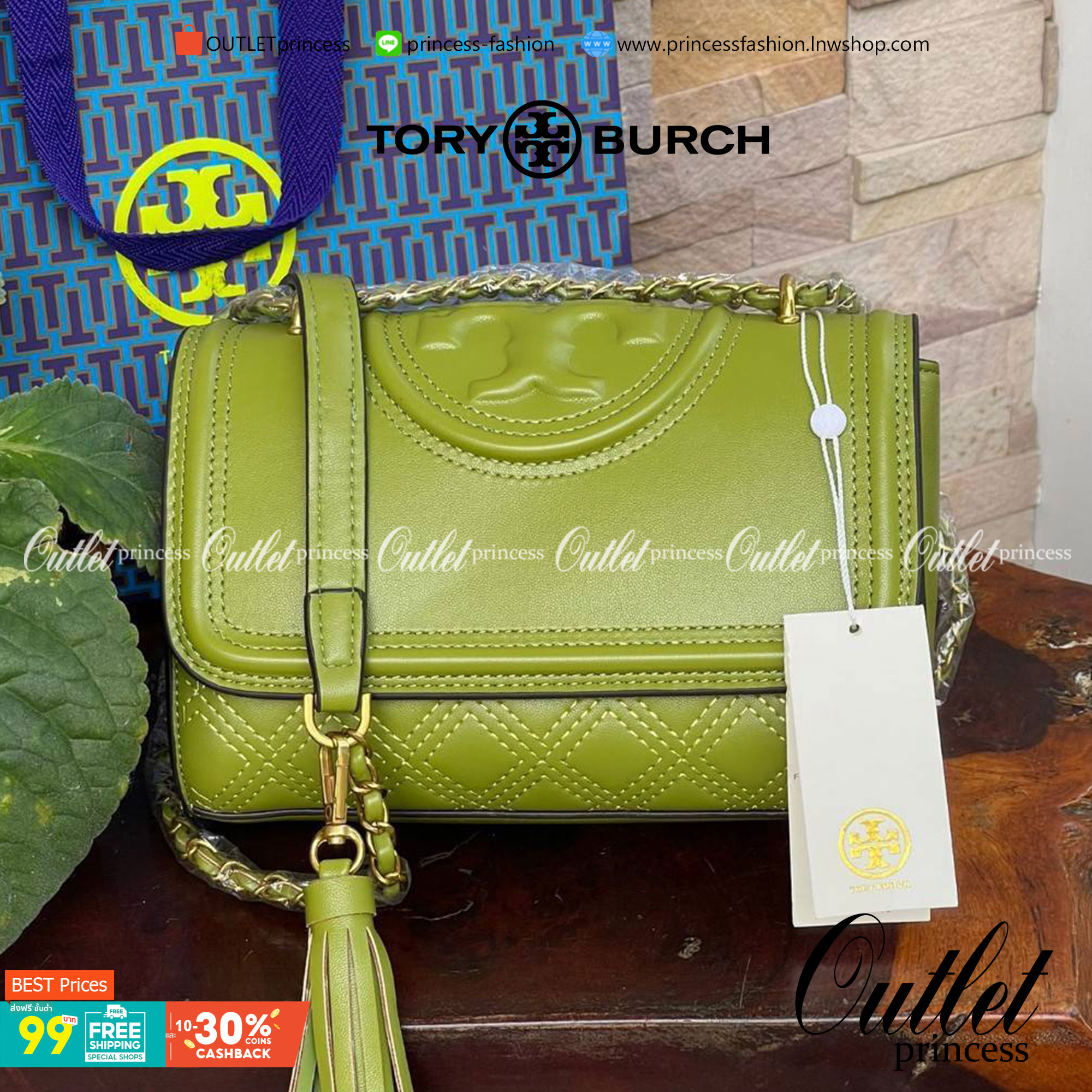 TORY BURCH Fleming Convertible Shoulder Bag ดีไซน์น่ารัก ดูแพงไม่เป็นรองใคร ใช้ได้ทั้งทั่วไปและออกงาน สาว ๆ คนไหนที่กำลังมองหากระเป๋าสะพายไหล่น่ารัก ๆ สักใบที่มีดีไซน์โดดเด่น สะดุดตาล่ะก็ไม่ควรพลาดกับ Collection นี้เลยค่ะ เพราะ Fleming นั้นเป็นรุ่นที่เรีย