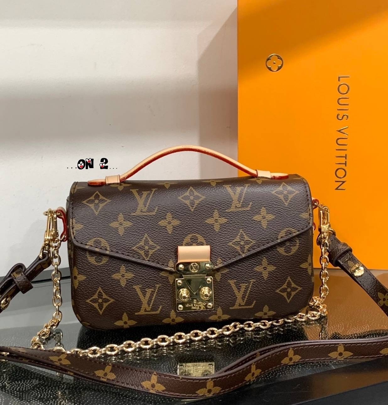 LV Pochette Metis East West Bag กระเป๋าถือ/สะพายทรงสวย คลาสสิค ดีไซน์เรียบง่าย แต่แฝงความหรู งานสวยเป๊ะ มาพร้อมสายโซ่สีทอง