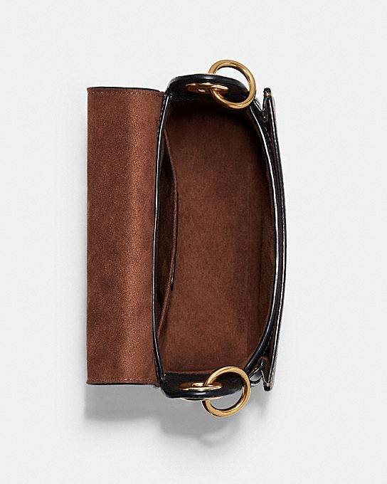 COACH C5691 KLEO SHOULDER BAG 17 IN SIGNATURE CANVAS ใหม่สุด!! สวยหรูไม่มีใครเกิน!! กระเป๋าสะพายสวยครบสูตร แค่เห็นก็ปิ๊ง!!วัสดุหนังแคนวาสสลับหนังแท้ ลงตัวที่หนึ่ง เปิด-ปิดด้วยสายคาดแม่เหล็กในตัว โดดเด่นมากๆ ภายในเป็นช่องโล่ง มีสายสะพายมาให้ถึง 2 แบบ สายคล