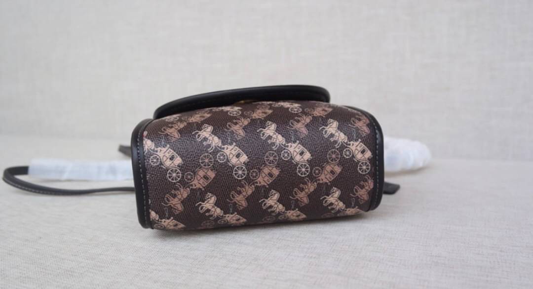 COACH Turnlock Top Handle With Horse And Carriage Print COACH Lady กระเป๋าสะพาย FM1981-144