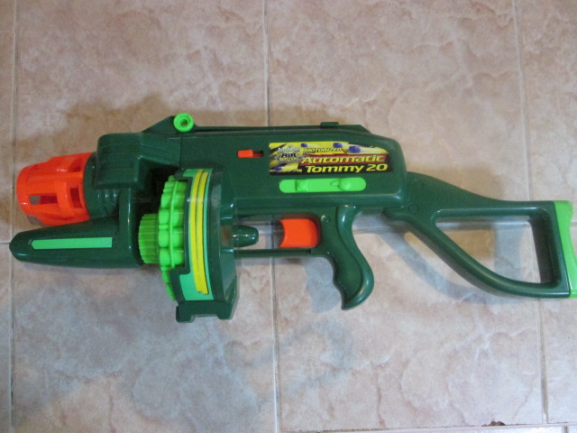 ปืนอัดลมลูกกระสุนโฟม Buzz Bee - Automatic Tommy 20 (battery operated) ของเล่นมือสอง