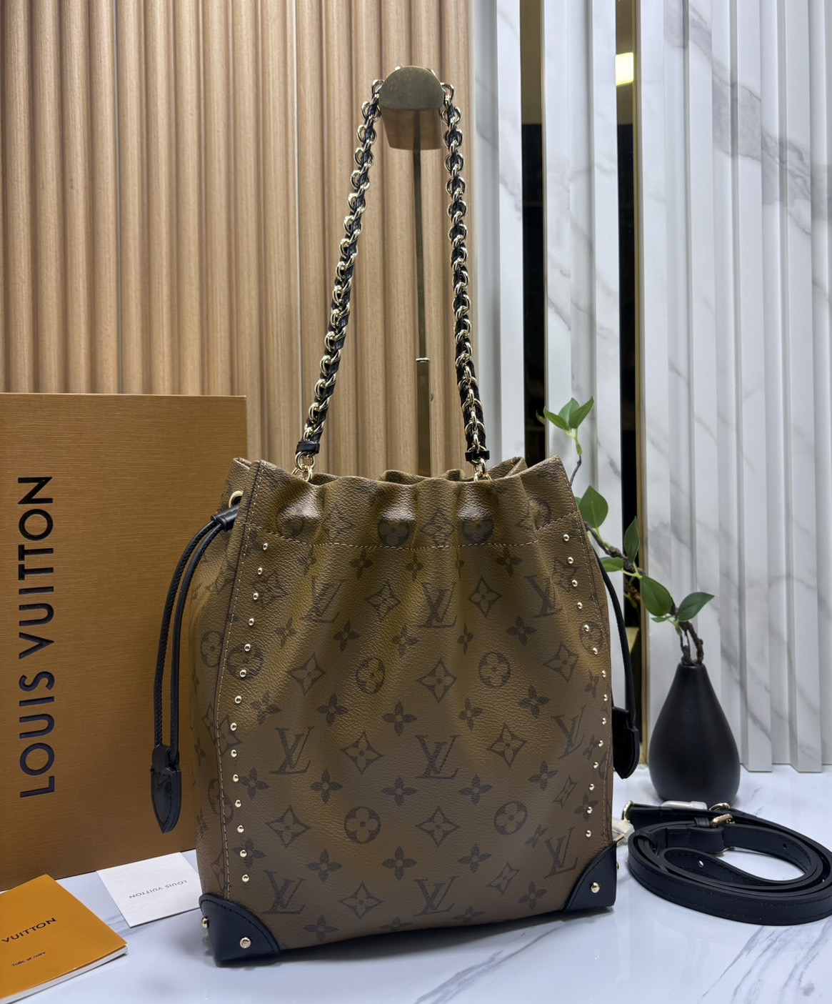 LV Noe Trunk PM bag Monogram Reverse Canvas / LV Bucket Bag กระเป๋าทรงบัคเก็ตรุ่นใหม่ล่าสุดจากรันเวย์ 2025 ใหม่พร้อมเสิร์ฟก่อนใคร แคนวาสแท้พิมพ์ลายโมโนแกรมสวยมาก
