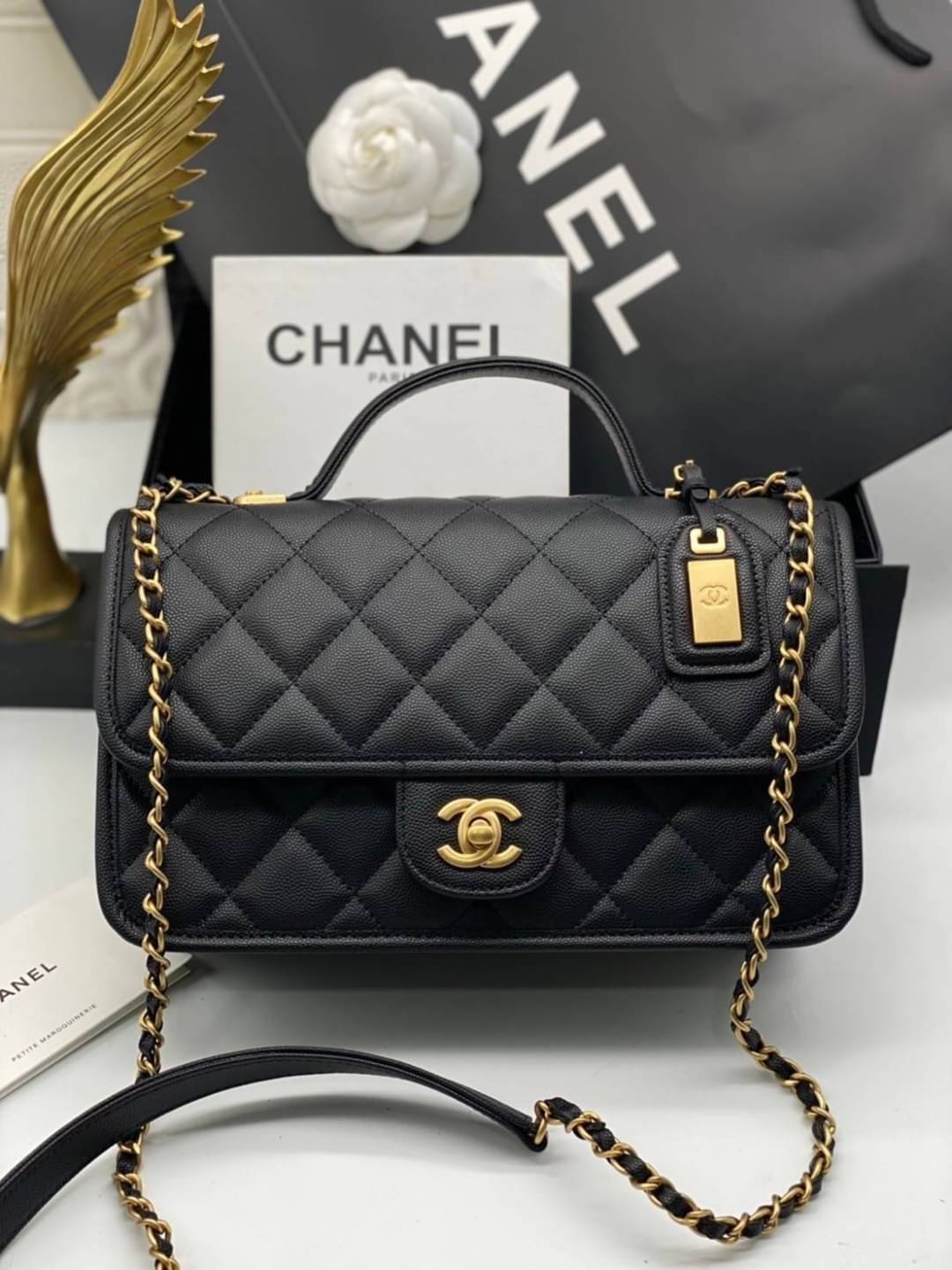 Chanel Handle Flap bag / Chanel caviar Quilted Medium Sweet Classic handle Flap bag เกรดออริจินอล กระเป๋าสะพายทรงเหลี่ยมมาใหม่ พร้อมหูหิ้วด้านบน งานหนังสวยมาก