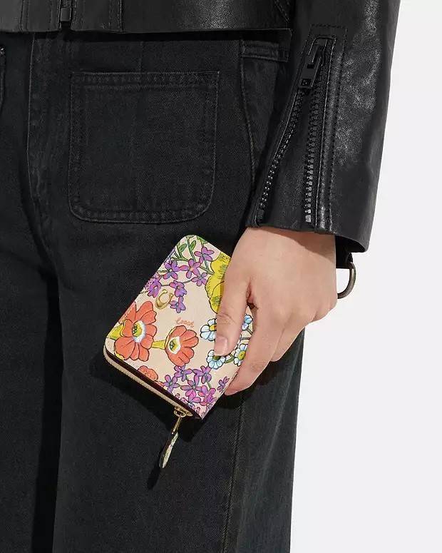 COACH CJ372 CR555 BILLFOLD WALLET WITH FLORAL PRINT กระเป๋าสตางค์ใบเล็กายดอกไม้ เกรดท็อปออริ เกรดดีสุด สลับแท้ 1:1 ใช้ต่างประเทศได้