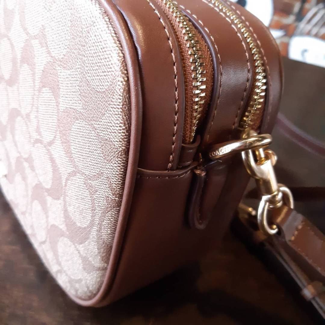 COACH F68168 JES CROSSBODY IN SIGNATURE CANVAS รุ่นยอดฮิต!! กระเป๋าสะพายข้าง รุ่น 2 ซิป ใบใหญ่จุใจ สีคลาสสิคขายดี!!