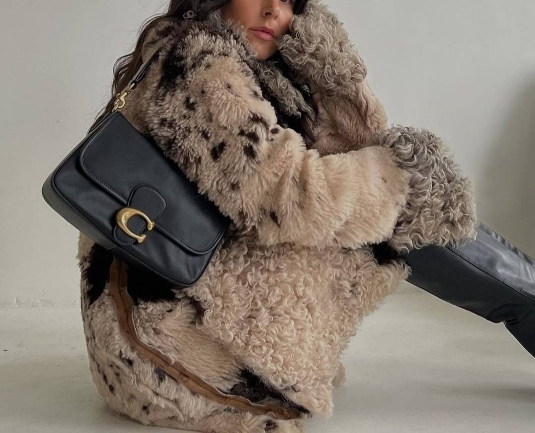 COACH SOFT TABBY SHOULDER BAG (C4823//C5261) กระเป๋าถือ กระเป๋าสะพาย ที่ใครๆก็เข้าถึงได้ หรูหรา คลาสสิค ลุคเรียบร้อย แต่ความสวยไม่น้อย! ดาเมจความลุคผู้ดีรุนแรงมาก!!เกินต้าน!!// วัสดุหนังแท้ทั้งใบ หนังเรียบ หนังนิ่มมากๆ อยู่ทรงสวยมากๆด้วย// ด้านในโล่งกว้าง