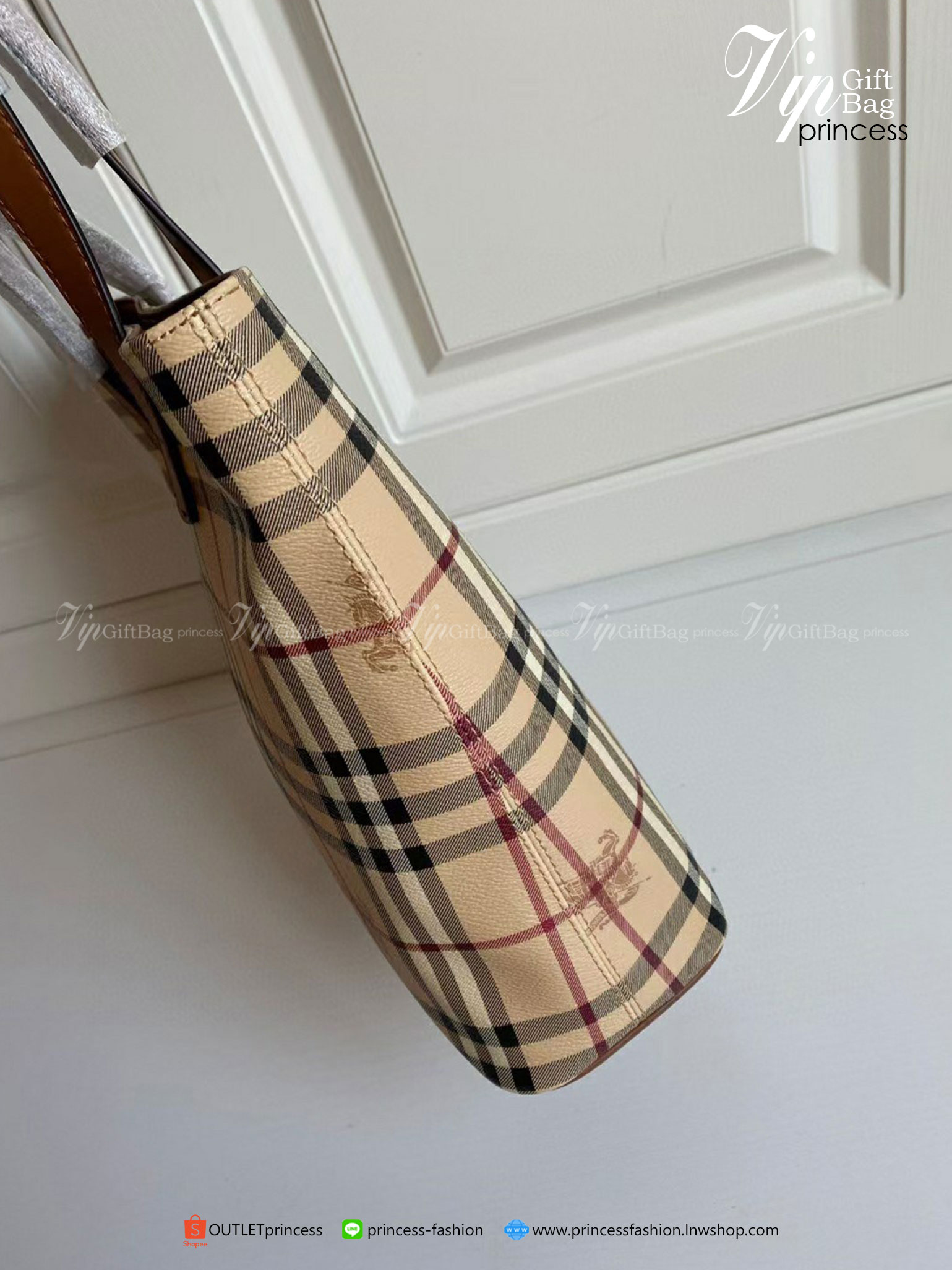 พรีเมี่ยมกิ๊ฟแท้ 100% BURBERRY TOTE VINTAGE BAG VIP GIFT WITH PURCHASE (GWP)