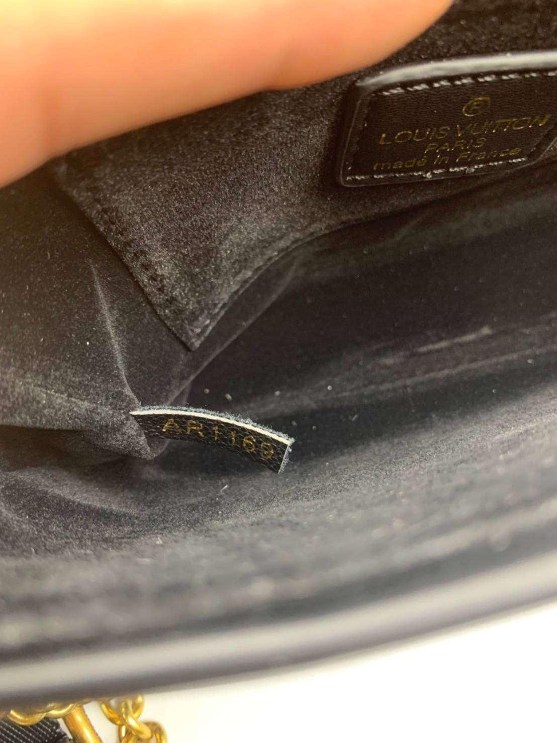 VIP GIFT 】LOUIS VUITTON NEW WAVE MULTI-POCHETTE (4colors)