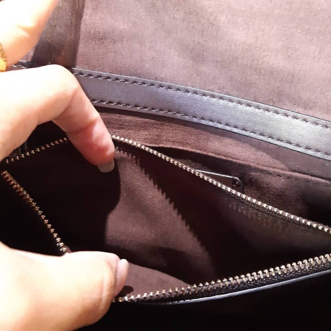 COACH TILLY SATCHEL 23 IN SIGNATURE CANVAS ((C1802//C1439/C1435)) กระเป๋า crossbody สวยหรู ขนาดใหม่ พร้อมสีมาใหม่!! ดีไซน์ย้อนยุค วัสดุหนังแคนวาสเคลือบลายสลับหนังแท้ มาพร้อมหูจับในตัว และสาย crossbody ปรับได้ตามตัว เปิด-ปิดด้วยตัวบิดล็อค ภายในโล่ง บุกำมะห