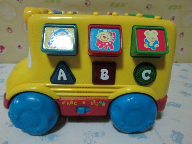 Fisher Price Photo Fun Learning Alpha Bus ของเล่นมือสอง