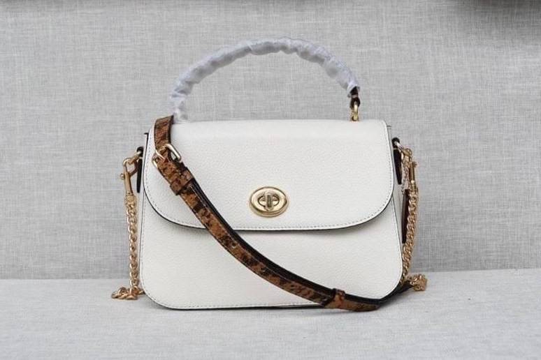COACH MARLIE TOP HANDLE SATCHEL BAG (COACH C1765) กระเป๋าหิ้ว//สะพายข้าง//สะพายครอสบอดี้ร์ได้ หนังแท้สวยงามค่ะ เปิดปิดกระเป๋าแบบหมุนล็อคใช้งานง่าย ภายในโล่งสามารถใส่กระเป๋าเงินใบยาวได้;ของจำเป็นได้ครบค่ะ;มีช่องซิปและช่องโล่งให้ใส่ของจุกจิกนะคะ มาพร้อมสายส