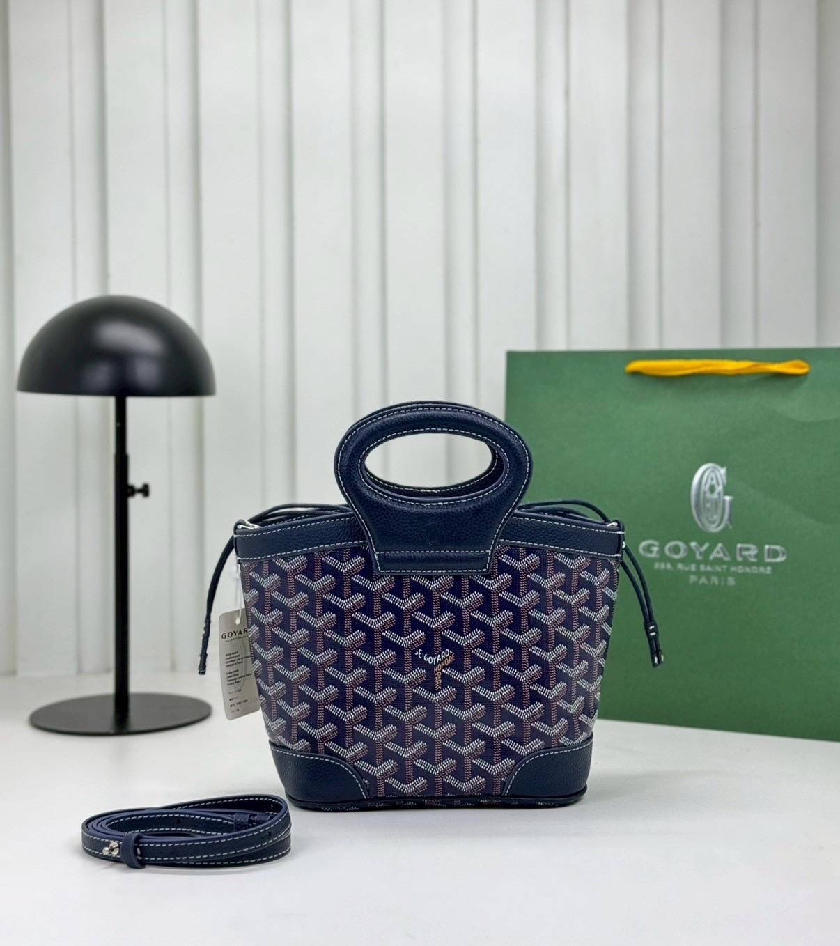 ORI หนังแท้ | Goyard Beluga Mini Bag กระเป๋าสะพายทรงบัคเก็ต พร้อมหูจับในตัว สะดวกใช้งาน ด้านในเป็นผ้าดีไซน์ผูก เพิ่มความน่ารักน่าใช้ สวยมากค่ะ