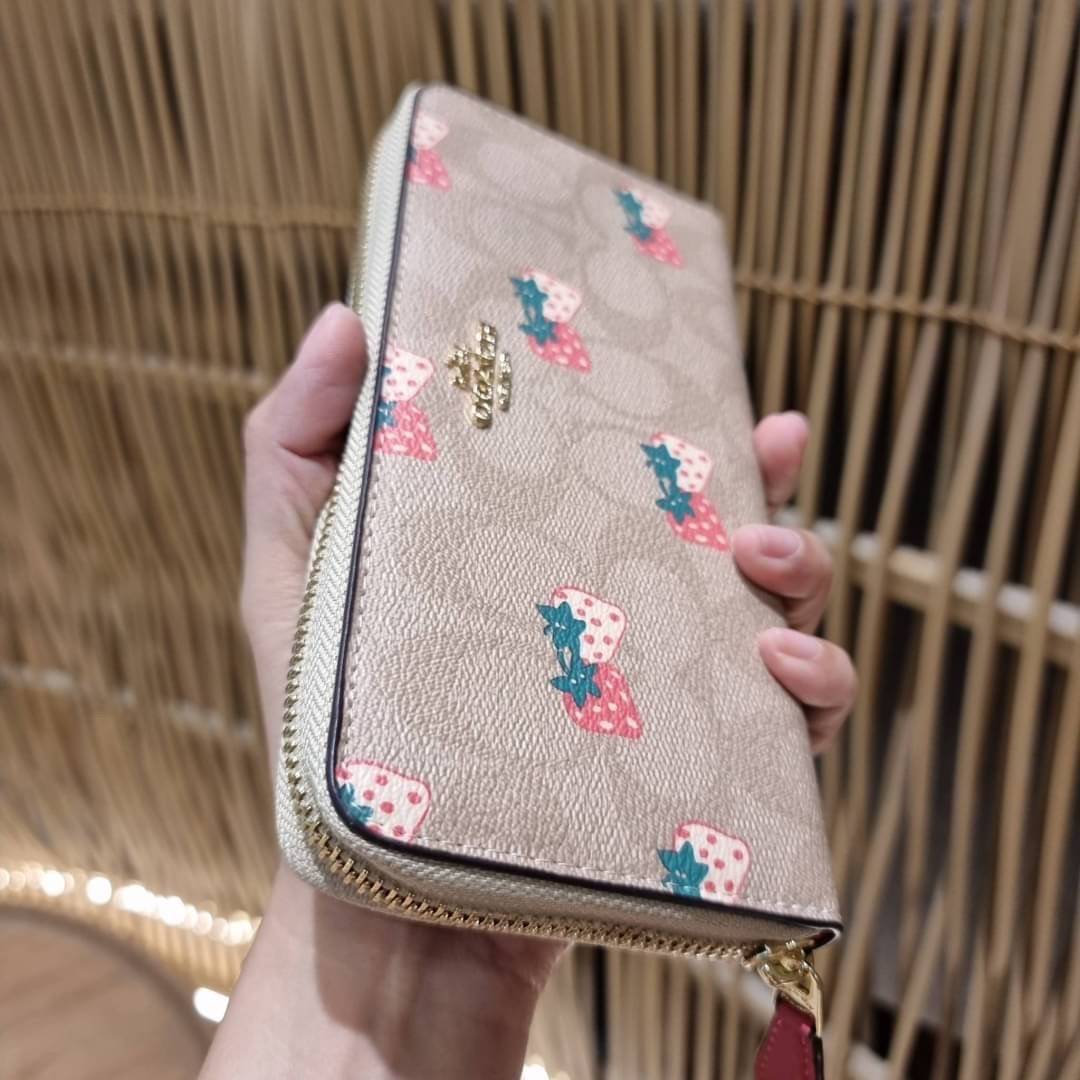 OUTLET 】COACH ACCORDION ZIP WALLET IN SIGNATURE CANVAS F86093 C3287 F98126 กระเป๋าสตางค์ใบยาว น่ารักน่าใช้