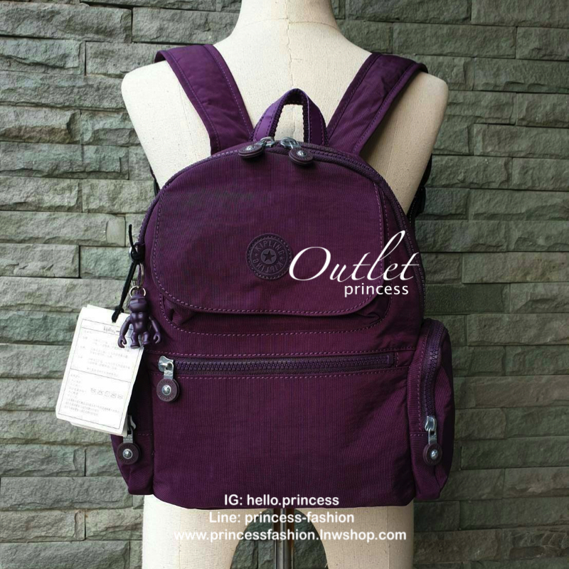Kipling Matta Small Metallic Backpack รุ่น KI1490 คอลเลคชั่นใหม่ชนช้อป!!กระเป๋าเป้ขนาดกำลังดี วัสดุไนล่อนเคลือบกันน้ำ มีน้ำหนักเบา มีช่องเก็บของหลายช่อง แบ่งเป็นช่องด้านหน้า 2 ช่องและด้านข้างอีก 2 ช่อง ช่องใหญ่ปิดเปิดด้วยซิปคู่ภายในมีช่องซิป ช่องใส่ของจุก