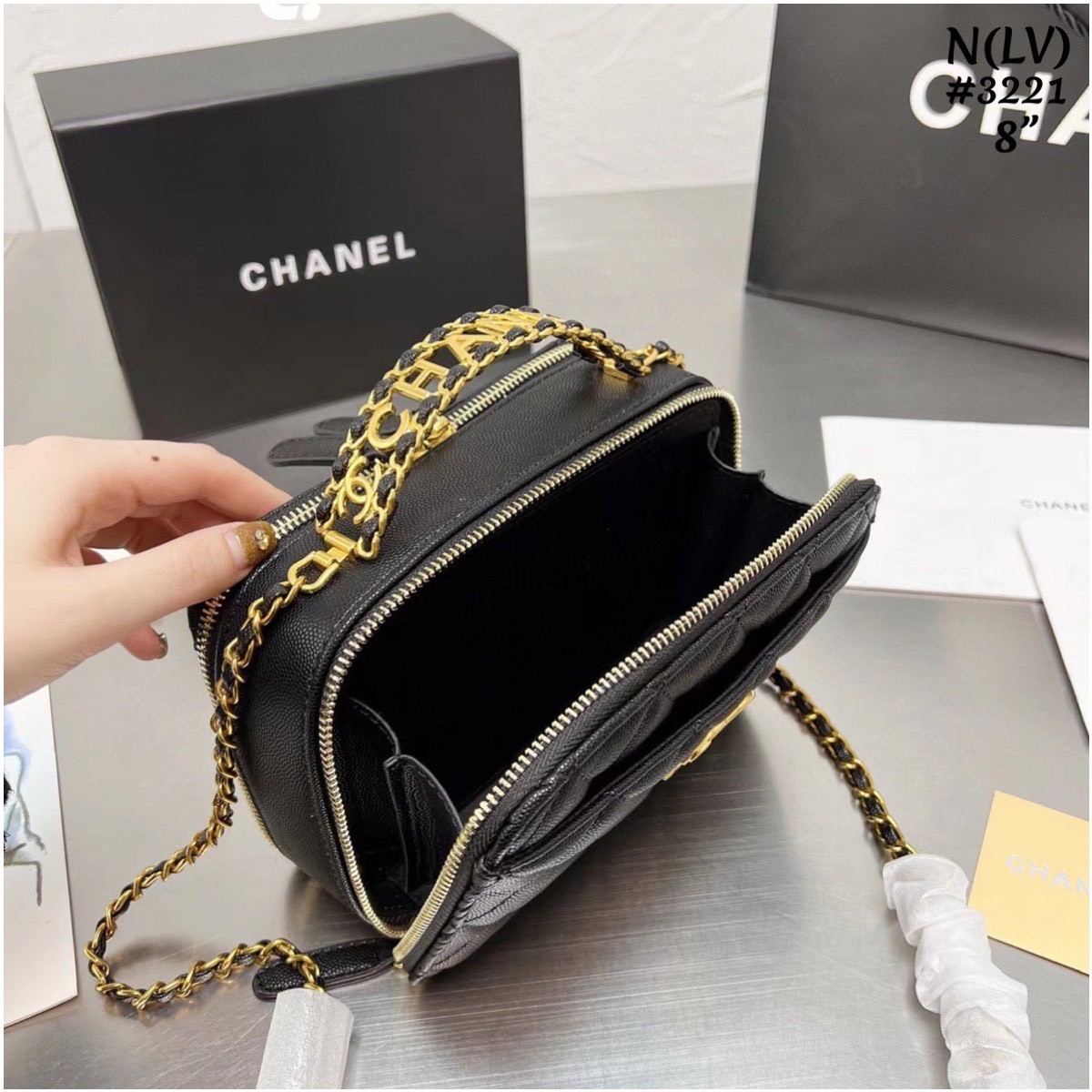Chanel 22s vanity Handle black caviar / Chanel Vanity Case / Chanel Box พร้อมส่ง กระเป๋าสะพายทรงกล่อง ใช้งานต่างประเทศได้ ภาพถ่ายจากงานขายจริง