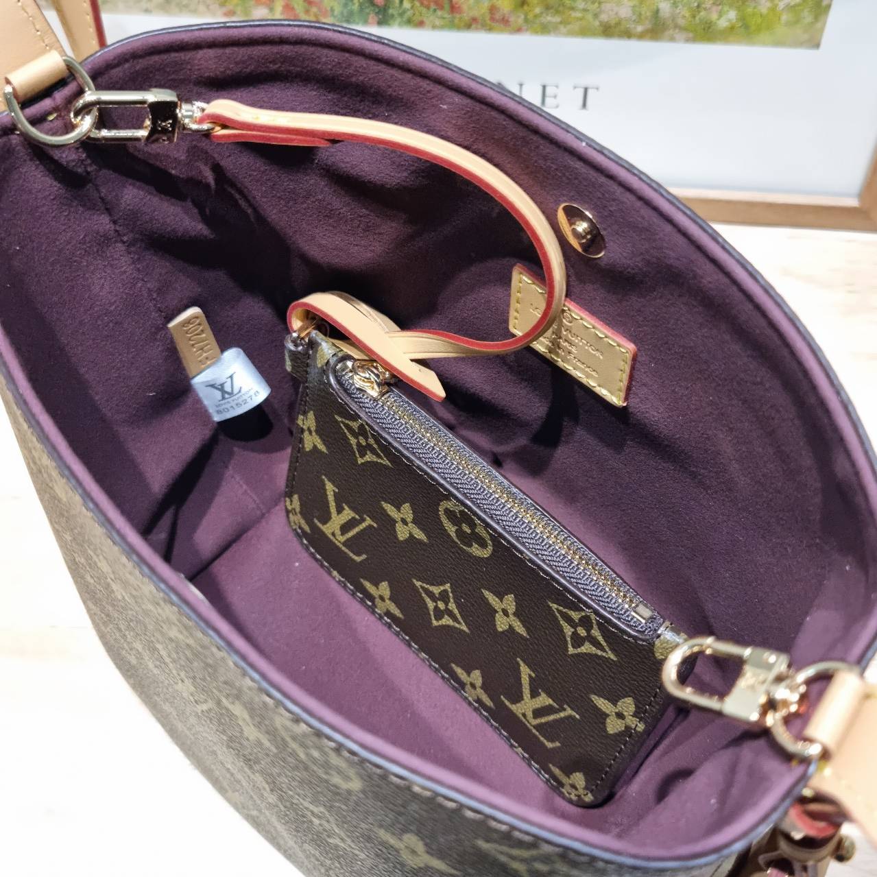 LV All In BB Bag กระเป๋าทรงบัคเก็ตที่มาแรงมากๆตอนนี้ พร้อมสีใหม่ต้อนรับวาเลนไทน์ รูปทรงคลาสสิคสะดวกใช้ ดีไซน์ลูกเล่นสนุกๆ