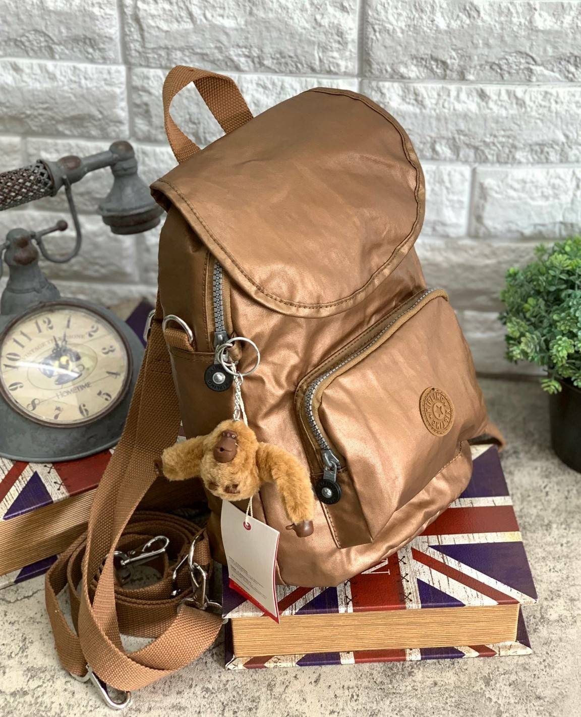 New!! Kipling Backpack//Shoulder Bag >>Kipling factory oem HK 🍭สินค้าราคาพิเศษค่ะ🍭 ✔️กระเป๋าสะพายหลัง//สะพายข้างได้ สุดคุ้มค่ะรุ่นนี้!! ✔️วัสดุไนล่อน ด้านหน้ามีช่องซิปเล็กใส่มือถือหรือของจุกจิกค่ะ ✔️เปิดปิดกระเป๋