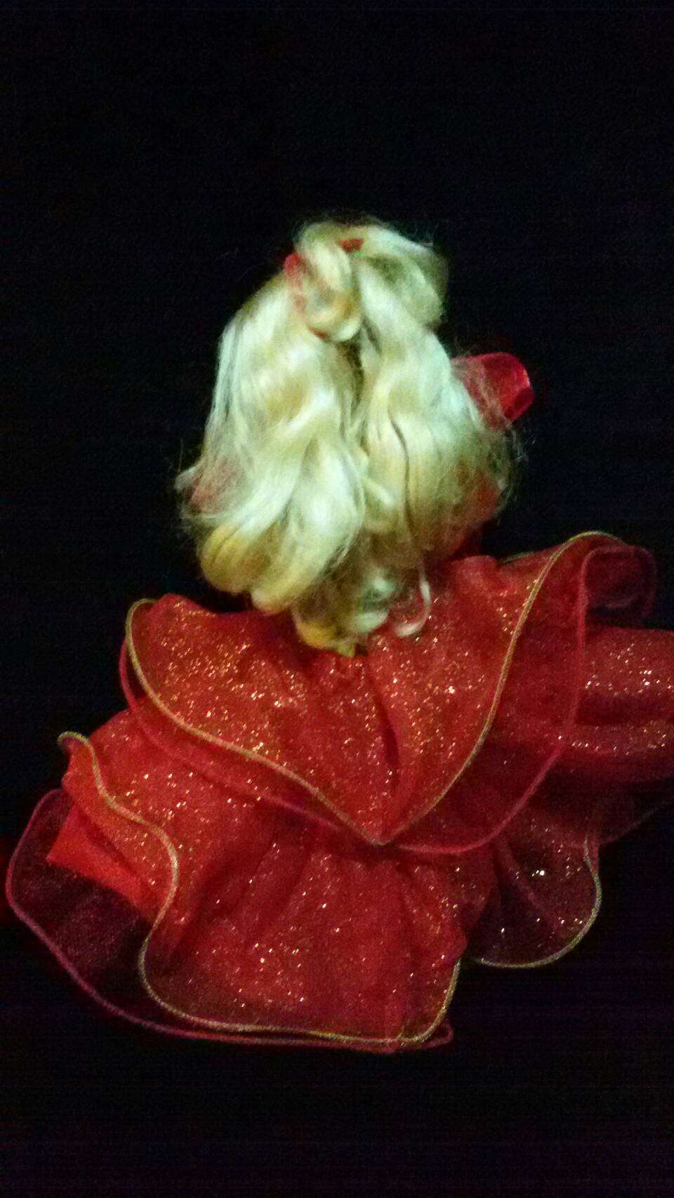 Barbie Happy Holidays Barbie Doll Hallmark Special Edition (1993) ตุ๊กตาบาร์บี้แท้มือสองสภาพดีค่ะ