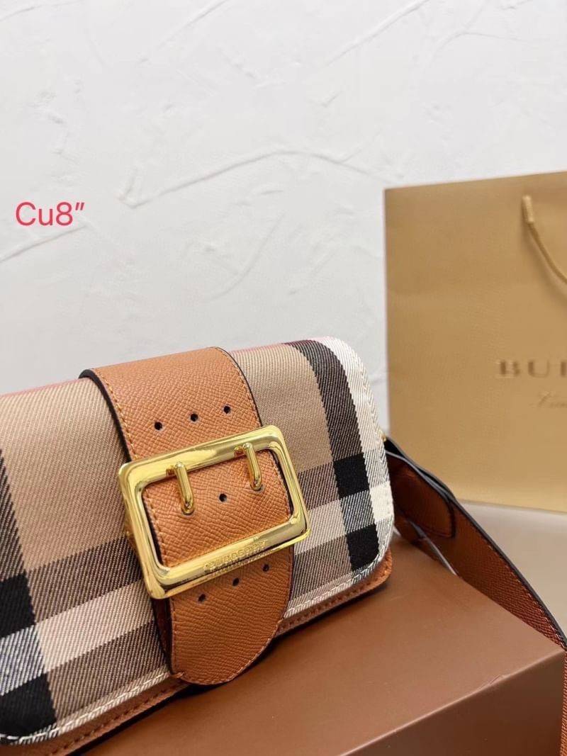 Burberry House Check Buckle Bag / The Small BB Buckle bag in House Check and Leather ปังไม่ไหววว ใครจะกล้าต้าน! มาใหม่ งานเรียบหรูลงตัวสุด ให้ความวินเทจนิดๆ ติดโมเดิร์นหน่อยๆ ได้ทุกลุค เกรดงานสวย.น่ารักมากๆ ใช้ได้ Everyday Look เลยค่า