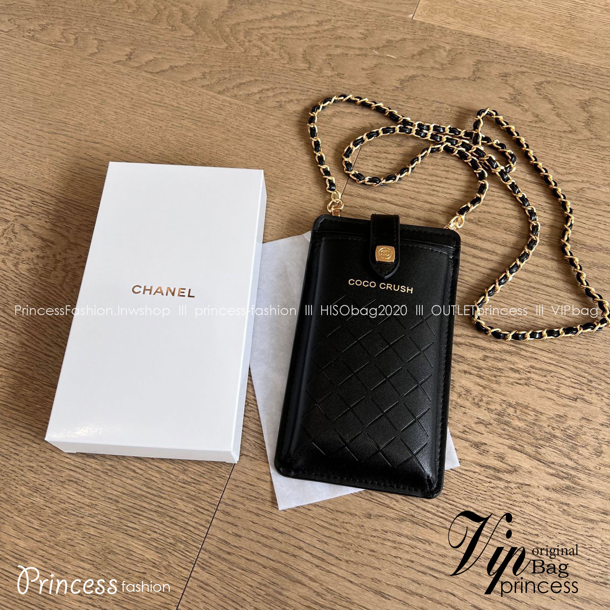ด่วนมีจำกัด!! CHANEL COCO SMARTPHONE CASE AND CROSSBODY BAG กระเป๋าใส่มือถือ ใส่บัตร ที่มาพร้อมสายสะพายสวยหรู ตัวหนังนิ่ม ขนาดกำลังน่ารัก