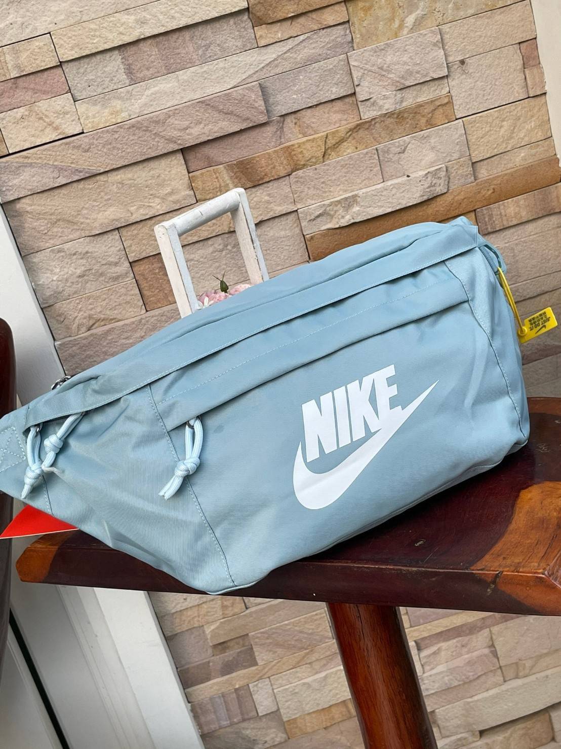 Nike Tech hip pack กระเป๋าคาดเอว Nike Tech รุ่นใหม่ชนช้อป!! ให้คุณหยิบใช้อุปกรณ์กีฬาและพกพาได้อย่างง่ายดาย