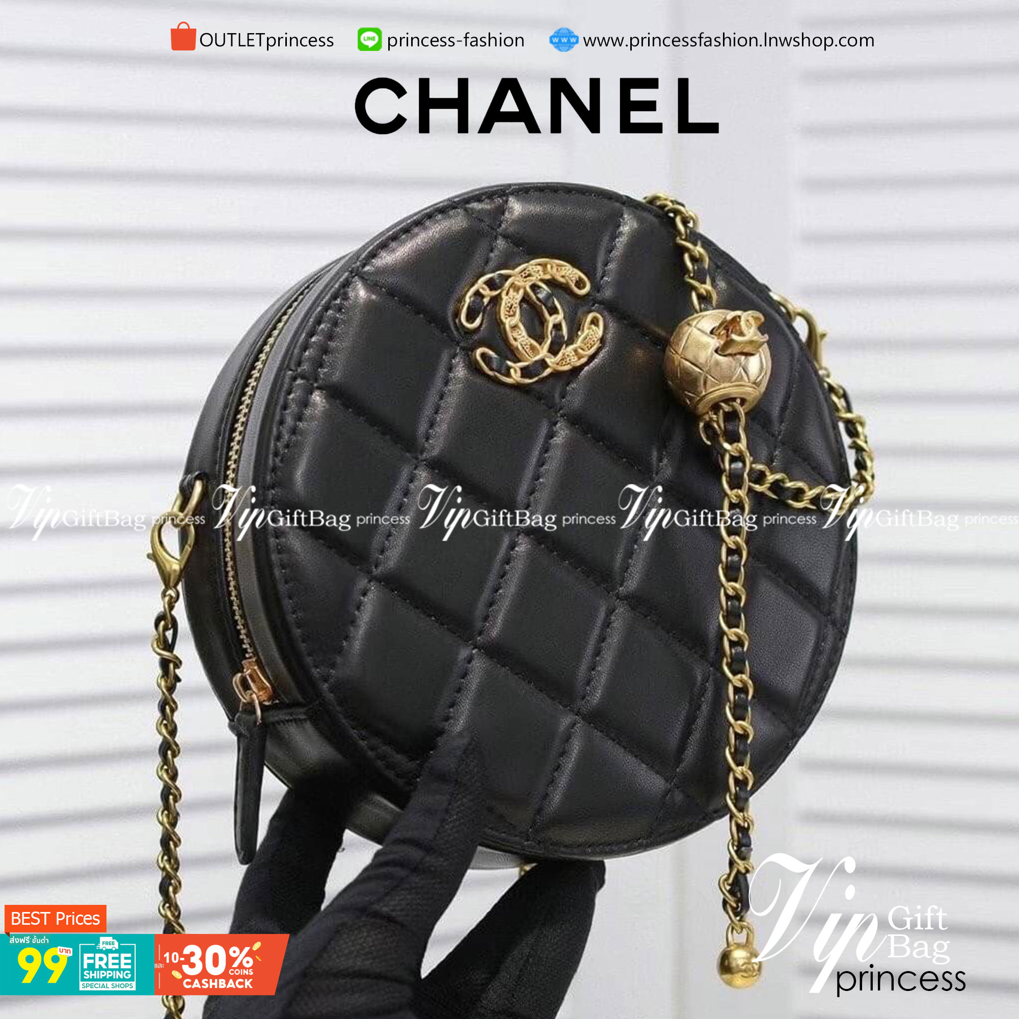 หนังแท้ VIP GIFT CHANEL Round Crossbody Bag กระเป๋าสะพายคาดลำตัวรุ่นนี้โดดเด่นด้วยรูปทรงกลมสุดชิค ขนาดกะทัดรัด พร้อมด้วยหนังกระเป๋าที่ทำจากหนังแท้คุณภาพดี รุ่นที่ตอบโจทย์และครองใจสาว ๆ ได้อย่างแท้จริง เนื่องจากมีดีไซน์เรียบหรู โดยทางแบรนด์ได้ใช้เทคนิคการเ