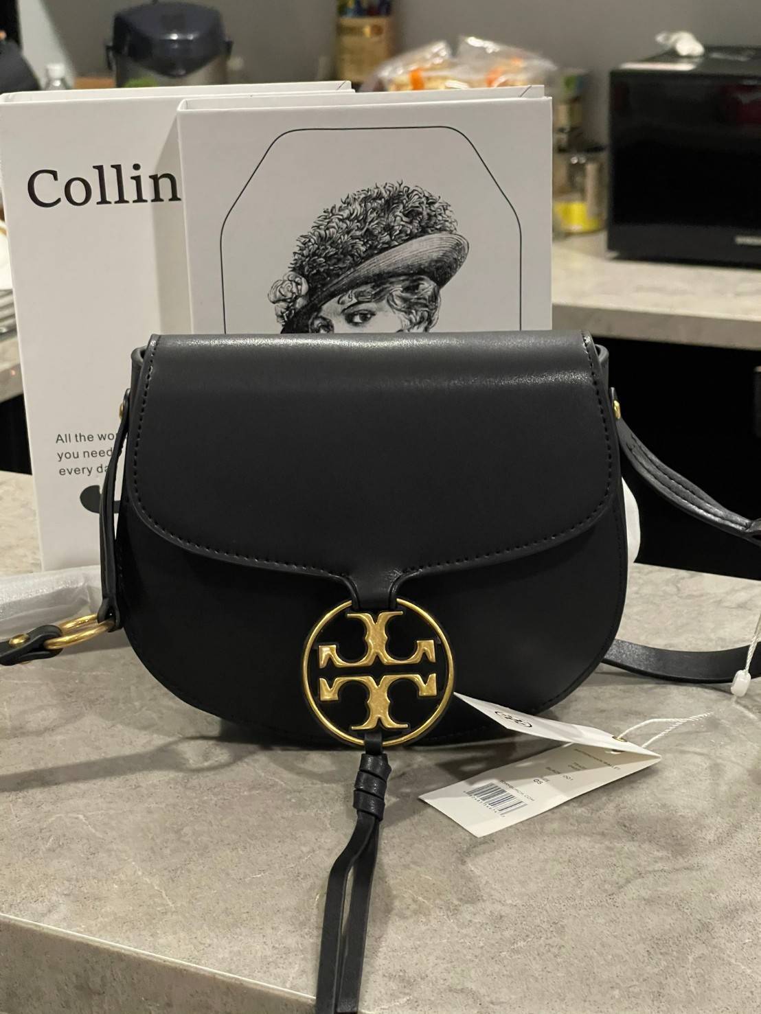 Tory Burch Miller Metal Saddle Bag กระเป๋าที่ใช้เป็น Everyday Bag ก็คือสามารถใช้งานได้บ่อยครั้งและสามารถสะพายไปทำกิจกรรมต่าง ๆ