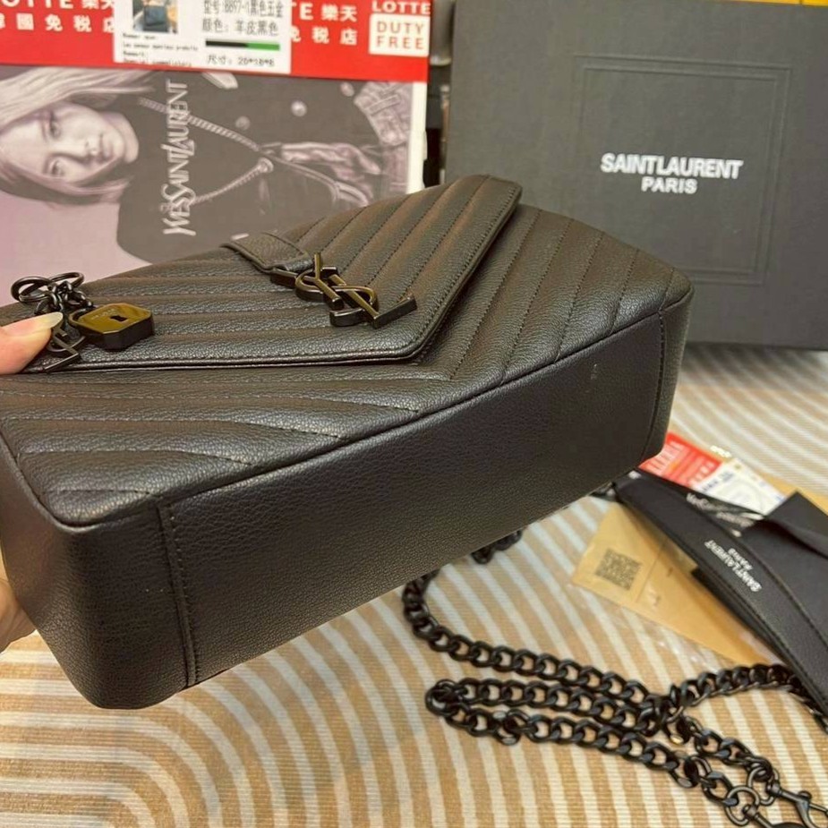 YSL college medium in quilted leather กระเป๋าสะพายทรงสวยสุดหรู ดูติดแกลมสุดๆ โดดเด่นด้วยโลโก้ด้านหน้า เพิ่มดีเทลความผู้ดี ไม่เคยผิดหวังจริงๆ!!