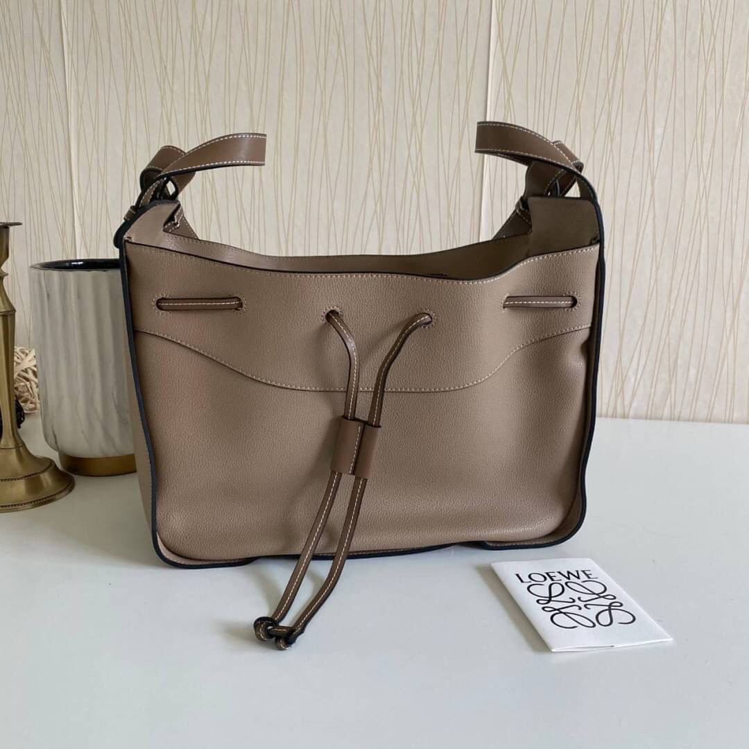 พรีเมี่ยมกิ๊ฟแท้ 100% 】งานหนังแท้ LOEWE Hammock small leather tote bag