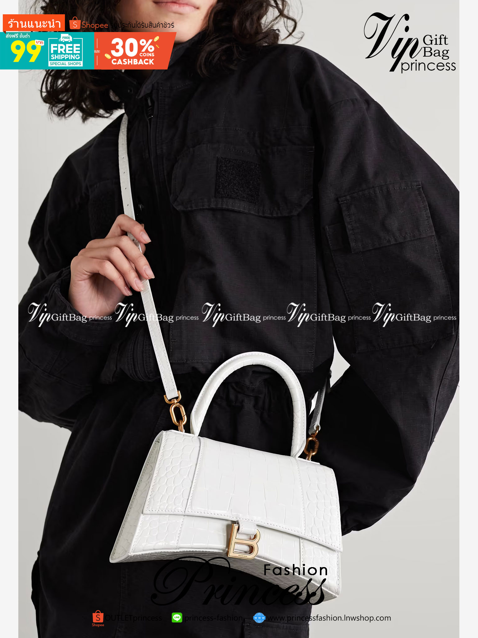 BALENCIAGA Hourglass BAG XS S / BALENCIAGA Hourglass Crocodile embossed calfskin กระเป๋าสะพายแบรนด์หรูซิกเนเจอร์ใบล่าสุด ที่มาพร้อมดีไซน์โดดเด่น มีความโฉบเฉี่ยว โค้งมนเหมือนพระจันทร์เสี้ยว เพิ่มความโดดเด่นสะดุดตาด้วยการตกแต่งอักษร B เมทัลลิก ที่เป็นเอกลัก