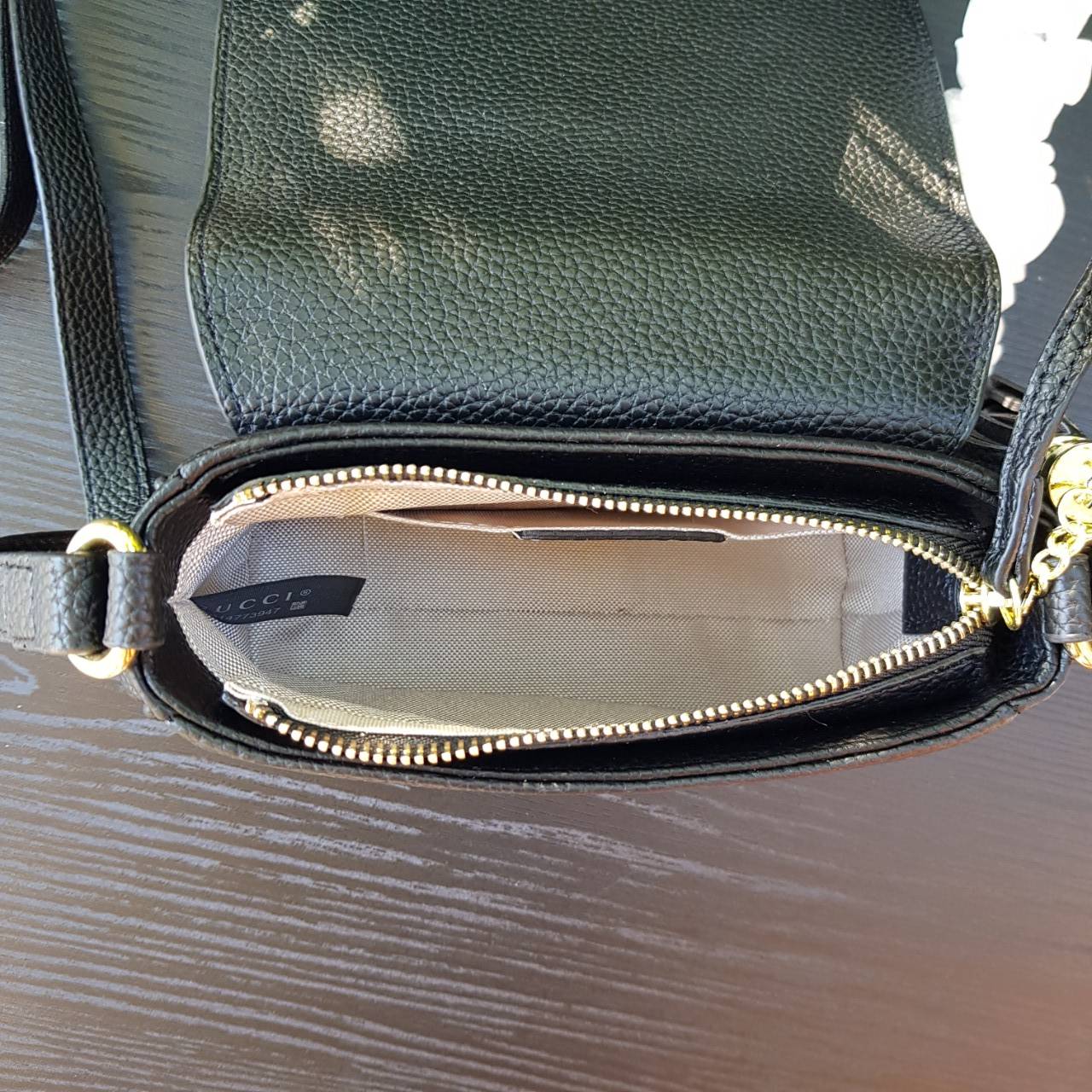 GUCCI Soho small leather disco bag กระเป๋าสะพายครอสบอดี้ทรงสวย ขนาดกำลังดี ใช้งานง่าย เข้าได้กับทุกลุค สายหนังยาวปรับระดับได้ตามการใช้งาน