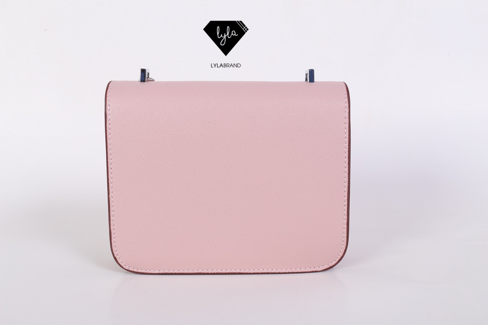 LYLABRAND🔔 Constance ไซต์ 18 สุดฮอต รุ่นนี้หนัง Epsom , PU top premium นะคะ หนังดีเลอค่าน่าสอยมากกก บอกคำเดียวเลยว่าเด็ดสุด !! เหมือนหนังแท้เบอสุดค่ะคูณผู้หญิง ลูกค้าเก่าน่าจะทราบกันดีอยู่แล้วว่าคุณภาพของร้านนี้ต้องมาเป็นอันดับหนึ่งเท่านั้น อิอิ ม