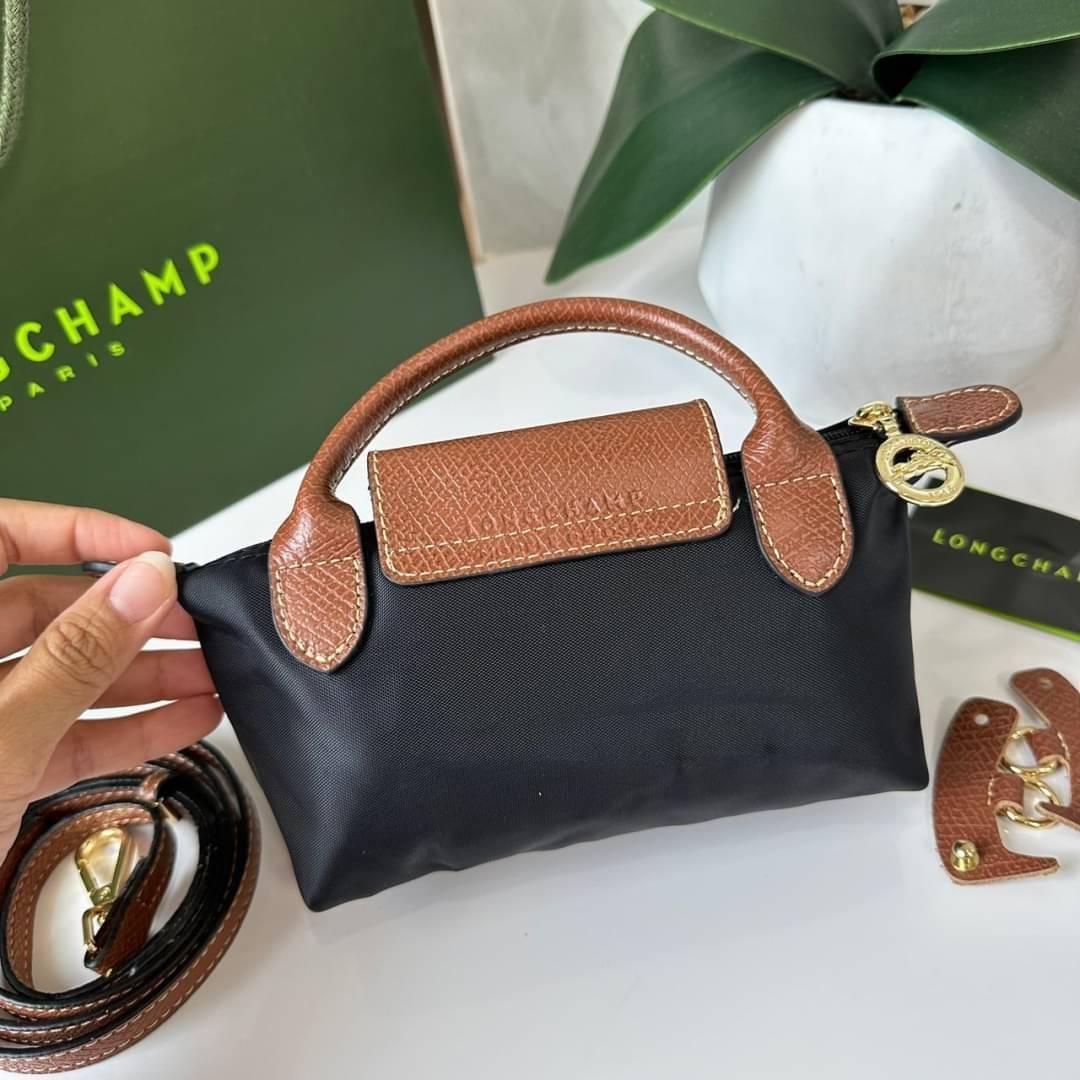 LONGCHAMP LE PLIAGE ORIGINAL Pouch with handle กระเป๋าใบเล็กขนาดกระทัดเหมาะกับใส่ของจำเป็นจุกจิก กันน้ำได้ พร้อมส่ง