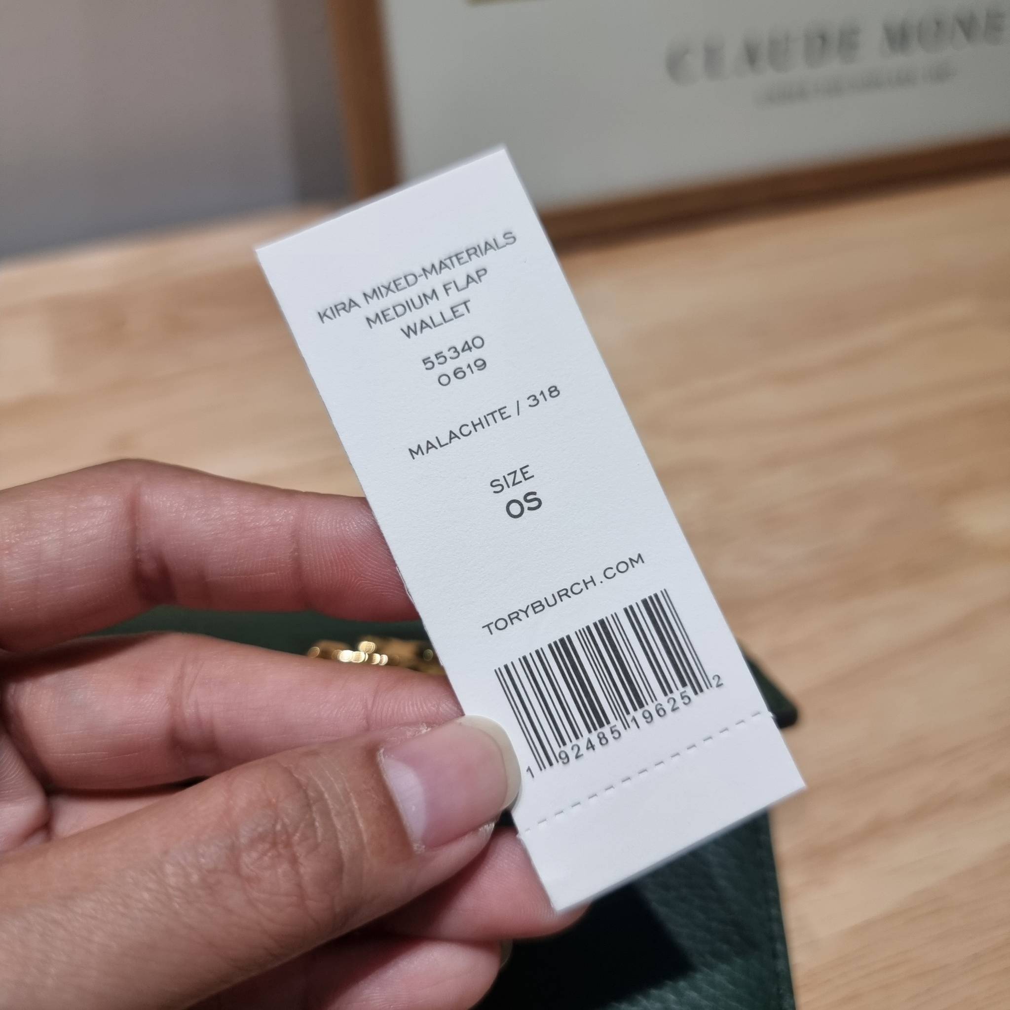 TORY BURCH KIRA MIXED MATERIALS MEDIUM FLAP WALLET กระเป๋าสตางค์ใบกลาง รุ่นยอดนิยม ดูหรูหรา ดูแพง ดีไซน์คลาสสิค ขนาดกำลังพอเหมาะ