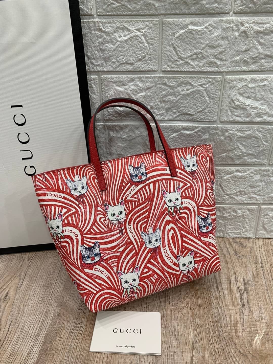 รวมแบบ GUCCI Children's tote bag / Gucci kid tote / Gucci bag พร้อมส่งสต๊อกแน่น กับกระเป๋าโท้ทคิดท์ ไซส์น่ารักน่าใช้ ฮอตไม่หยุด เด็ดทุกดีไซน์ มีลายเข้าใหม่มากกว่าในรูปนะคะ **สินค้าเกรดออริจินอล 1:1 สลับแท้ งานสวยตามรูป ภาพถ่ายจากงานขายจริง ใช้งานต่าง