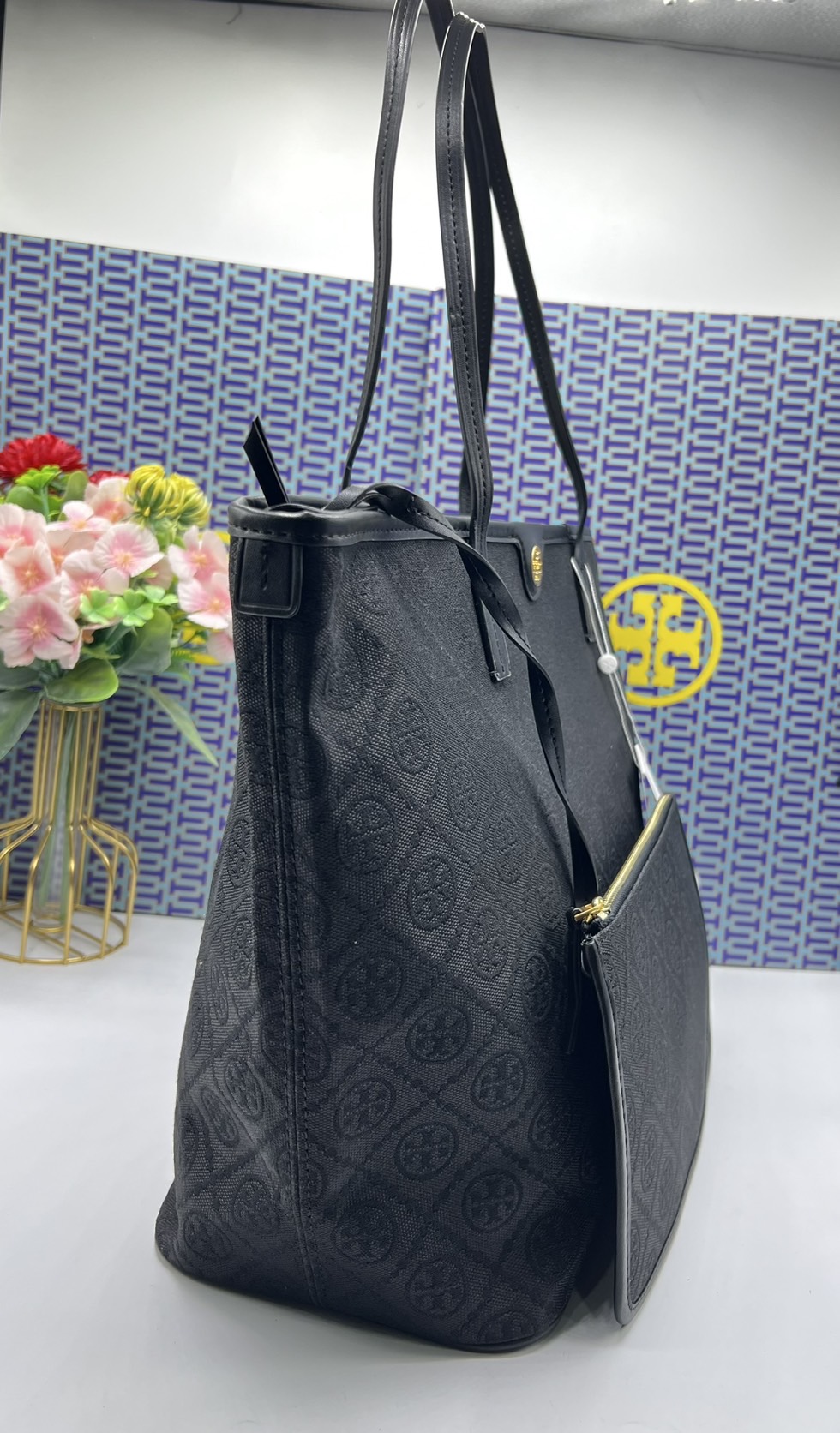 ORI หนังแท้ | Tory Burch T Monogram zip tote bag กระเป๋าทรงโท้ทใบใหญ่ทรงกว้างพร้อมใบเล็กเข้าเซ็ท งานผ้าแจ็คการ์ดตัดขอบหนัง เดอะเบสท์ เซลเลอร์!!