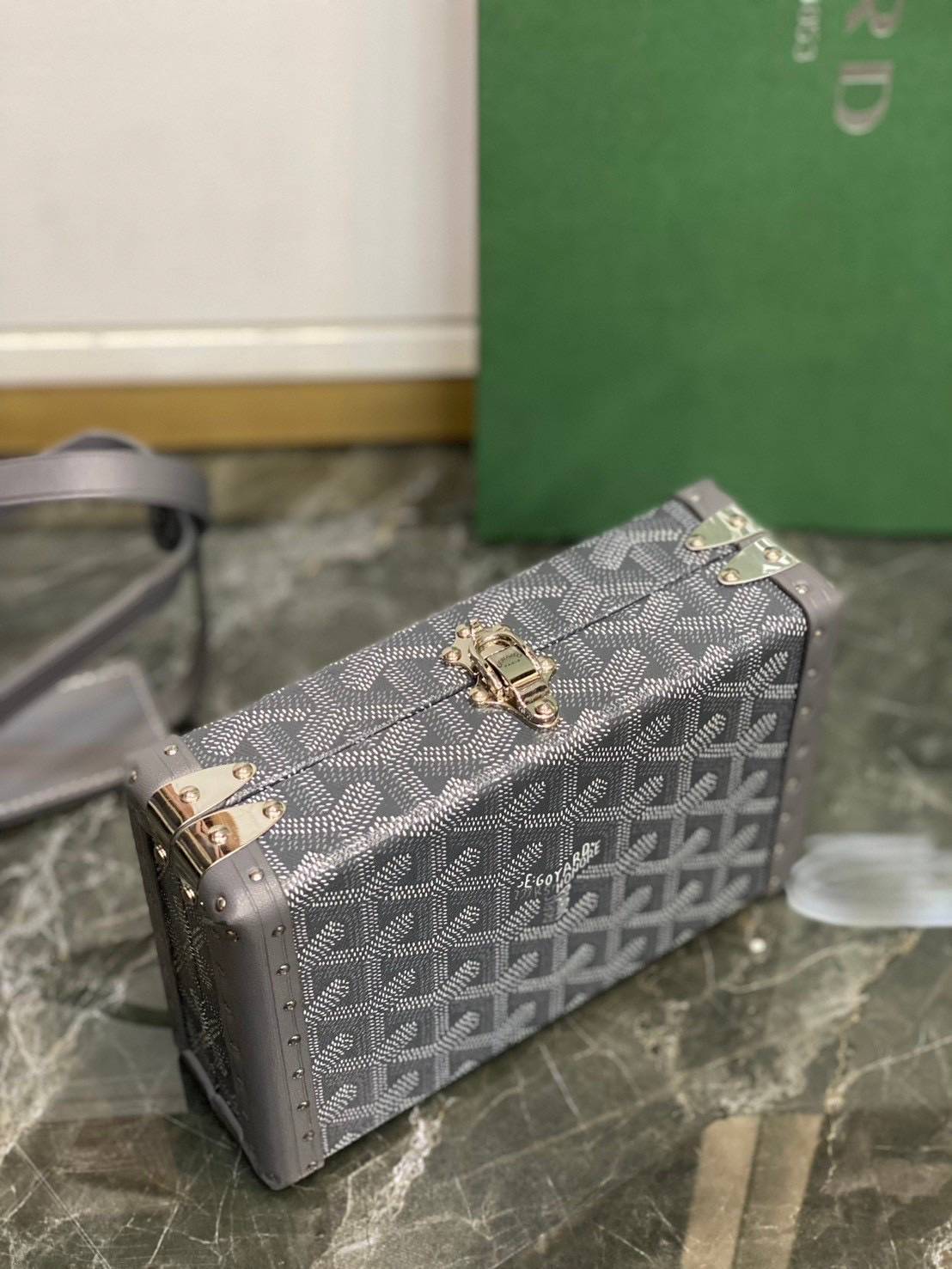 ORI หนังแท้ | Goyard Minaudière Trunk Bag กระเป๋าสะพายทรงแมสเซ็นเจอร์ เป็นคลัตช์ได้ในใบเดียว น้ำหนักเบา ทรงกล่องดีไซน์ใช้งานง่าย สวยหรู