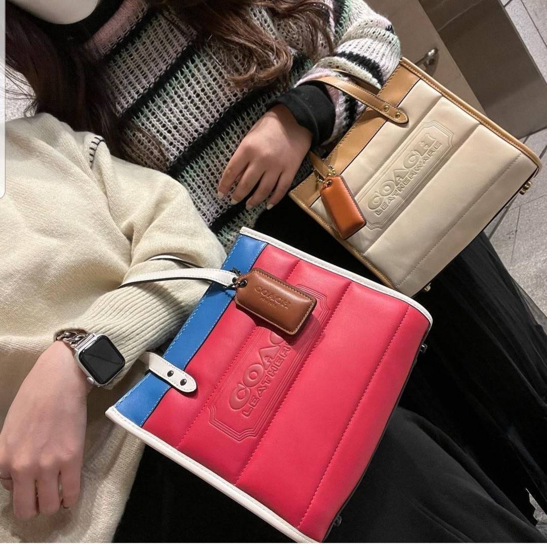 COACH CASUAL STYLE STREET STYLE 2WAY PLAIN LEATHER ELEGANT STYLE (C6958 C6852) 🌺 ที่สุด! ของที่สุด!! กระเป๋าถือ กระเป๋าสะพายรูปทรงสุดฮิต สุดคลาสสิค รุ่น UNISEX ที่ชิคๆ สบายๆ ได้ทั้งชายและหญิง// วัสดุหนังแท้ทั้งใบ ตัดเย็บด้วยหนังเนื้อนุ่มพิเศษ หนา 