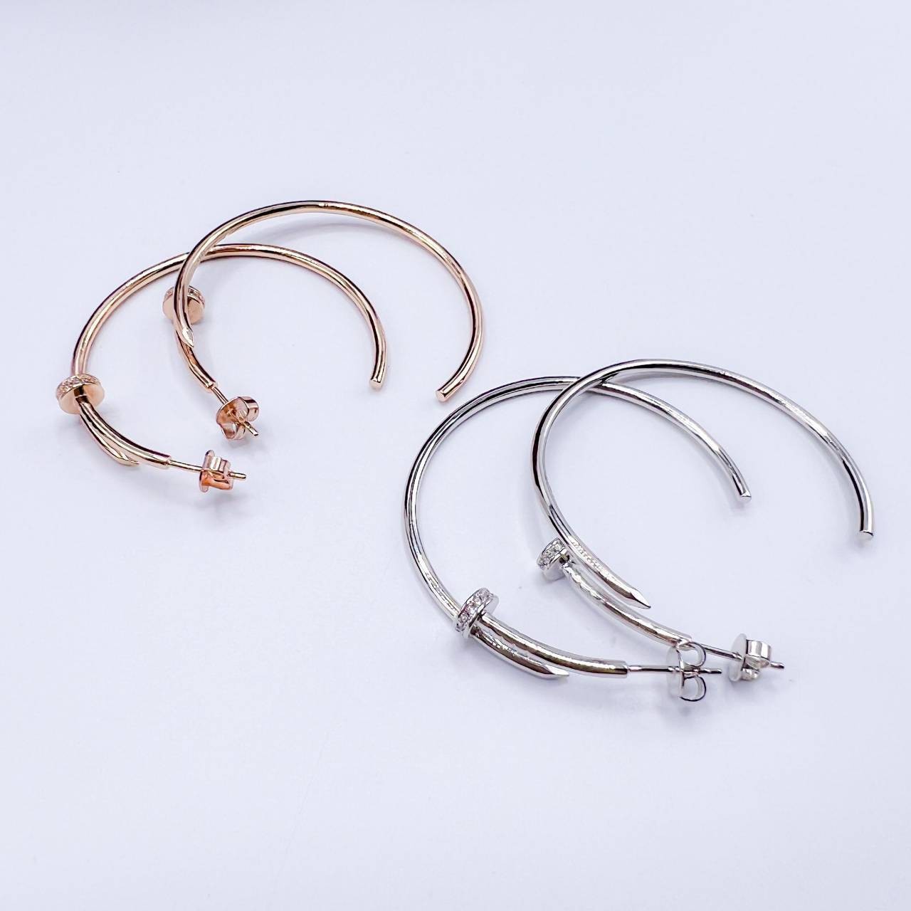 Cartier JUSTE UN CLOU EARRINGS ต่างหูตะปูคาเทียร์ ห่วงใหญ่หัวเพชร เกรดออริจินิล ปั้มทุกจุด วัสดุคุณภาพดี ไม่ลอกไม่ดำ พร้อมกล่องหนาตามแบบปั้มลายแบรนด์ ภาพสินค้าถ่ายจากงานขายจริง ใช้งานต่างประเทศได้