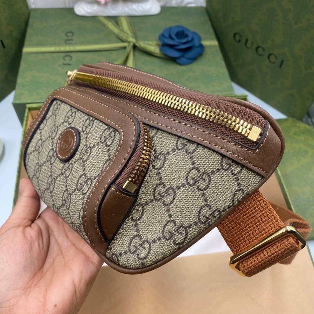 VIP 】หนังแท้ GUCCI Belt bag with Interlocking G 23CM แบบใหม่ล่าสุด ใช้ได้ทั้งหญิงชาย คาดอก คาดเอวได้ คูลๆ เลยค่าา ใบจริงสวย น่าใช้มากๆ สะพายวันไหนๆได้หมด สินค้าพร้อมส่ง มีมาจำนวนจำกัด ห้ามพลาดค่ะ! กระเป๋าคาดอกด้านหน้า//คาดไปทางด้านหลัง//หรือคาดเอวได้ ตามแ