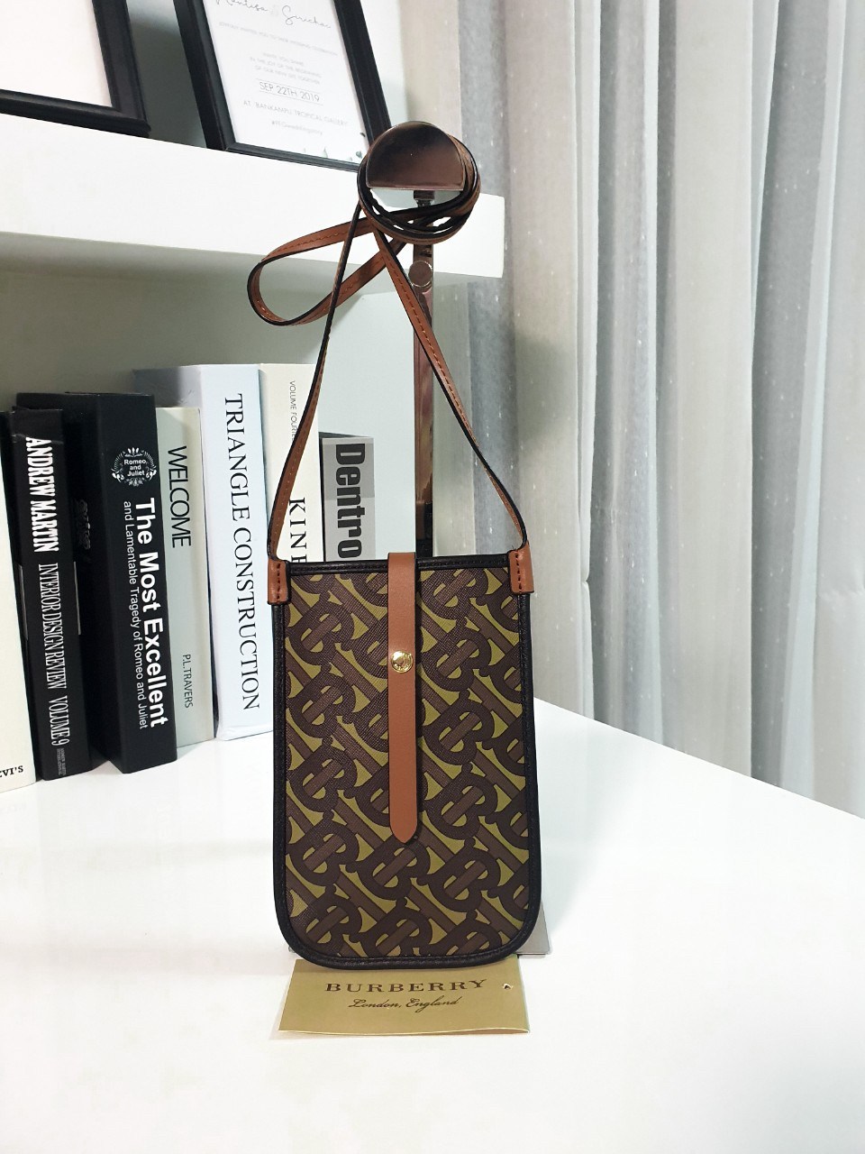 BURBERRY MONOGRAM PRINT STAP PHONE CASE Purchase Limited Edition (GWP)