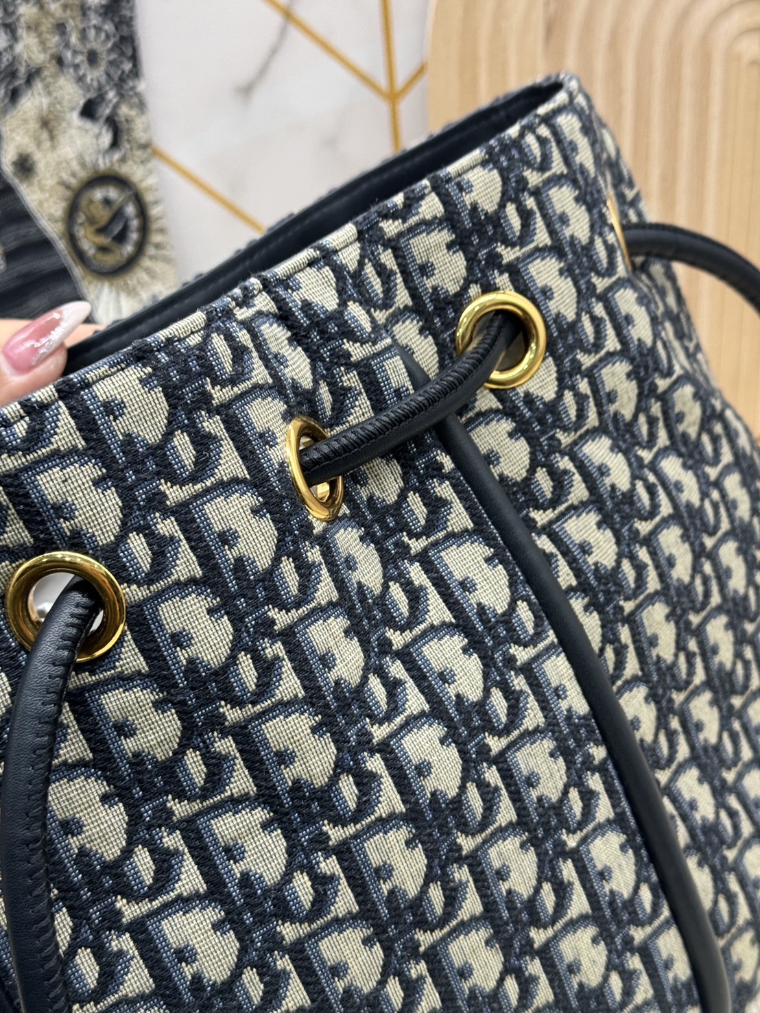Medium DIOR Nolita Bag Blue Dior Oblique Jacquard รุ่นใหม่ กระเป๋าสะพายทรงโท้ท สวยเรียบหรู ถือได้ สะพายยาวได้ เกรดออริ 1:1