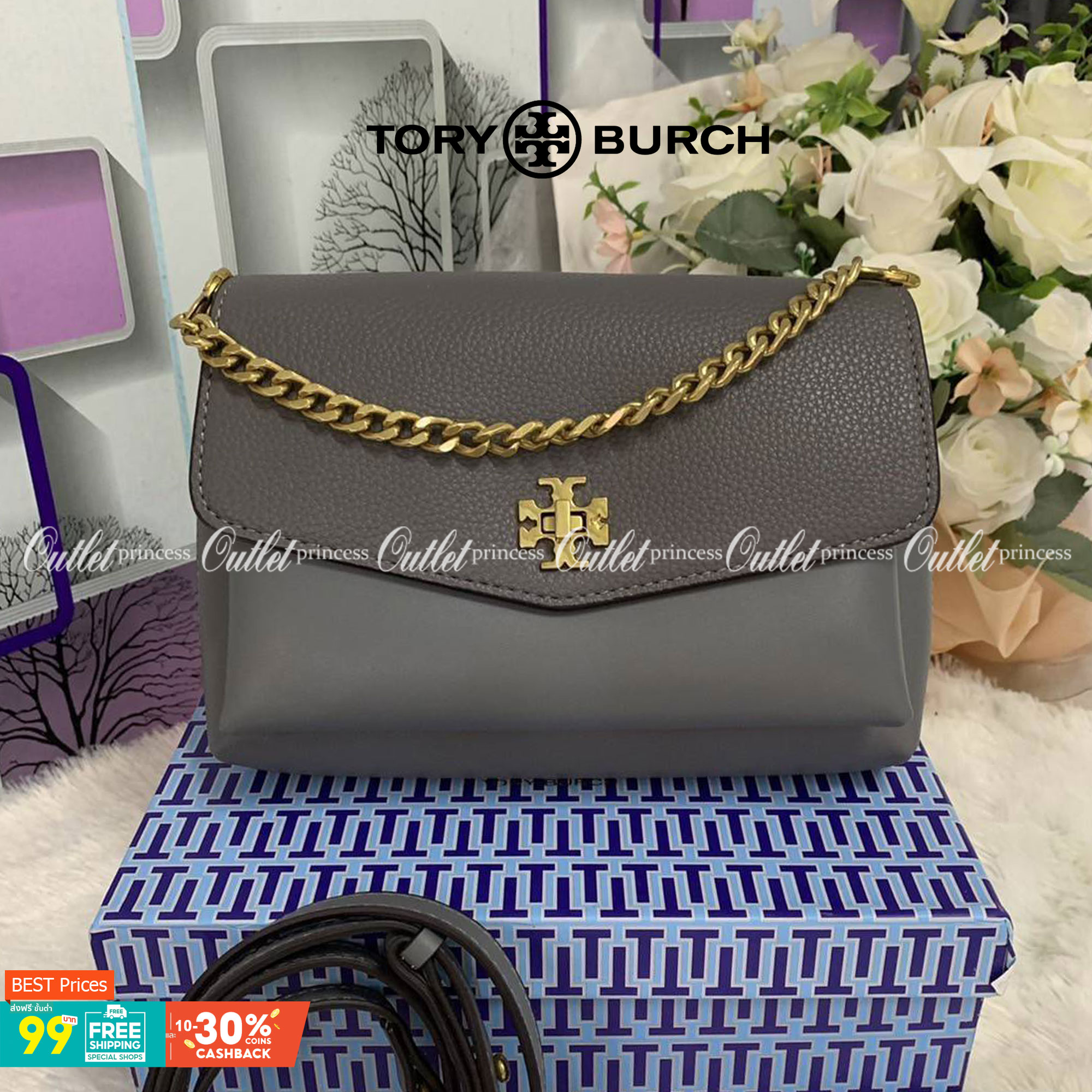 TORY BURCH KIRA MIXED-MATERIALS TOP-HANDLE SATCHEL กระเป๋าสะพายข้าง วัสดุหนังแกะสังเคราะห์ อะไหล่ทอง ด้านหน้าประดับโลโก้แบรนด์ ตกแต่งสายโซ่ห้อยสีทอง (สามารถถอดออกได้) เปิด-ปิดด้วยตัวล็อคหมุน ภายในโล่งกว้าง ซับในบุผ้าลายแบรนด์ แบ่งออกเป็น 3 ช่องใหญ่ พร้อมช