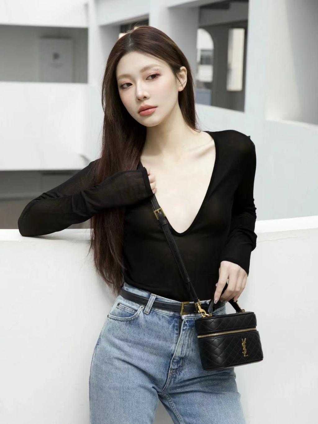 YSL gaby vanity bag กระเป๋าถือ/สะพาย ใส่เครื่องสำอางค์ ทรงกล่องสวย ที่สามารถใช้เป็น everyday bag สะพายได้ทุกวัน พลาดไม่ได้เลยกับคอลสุดหรู
