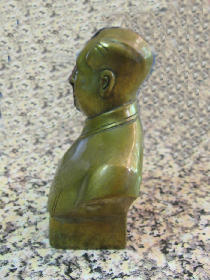 สินค้าหมดค่ะ รูปเหมือนเหมาเจ๋อตุงทำจากทองเหลืองค่ะ