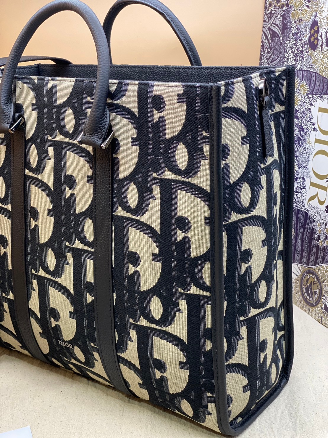 พร้อมส่ง 2 สี DIOR East-West Tote Bag Maxi Dior Oblique Jacquard / DIOR TOTE BAG กระเป๋าทรงโท้ท เกรดออริ สลับแท้ 1:1 ใช้ต่างประเทศได้