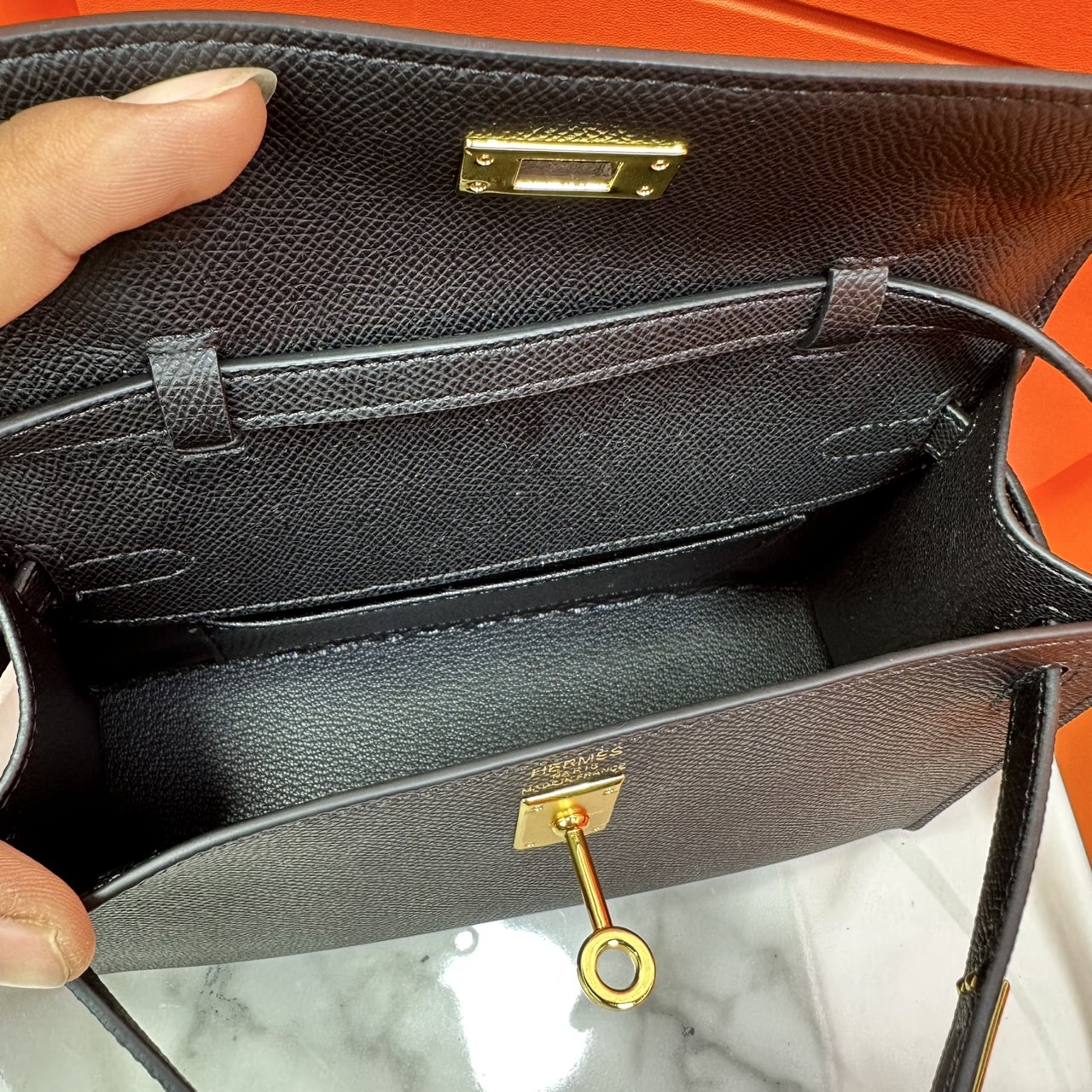ORI หนังแท้ | Hermes Mini Kelly Pochette 20cm จิ๋วแต่แจ๋ว ราคาพุ่งยิ่งกว่าทอง กระเป๋าสะพายที่สุดแห่งหรูหราลัคชู นิยามของความสง่างามเหนือกาลเวลา