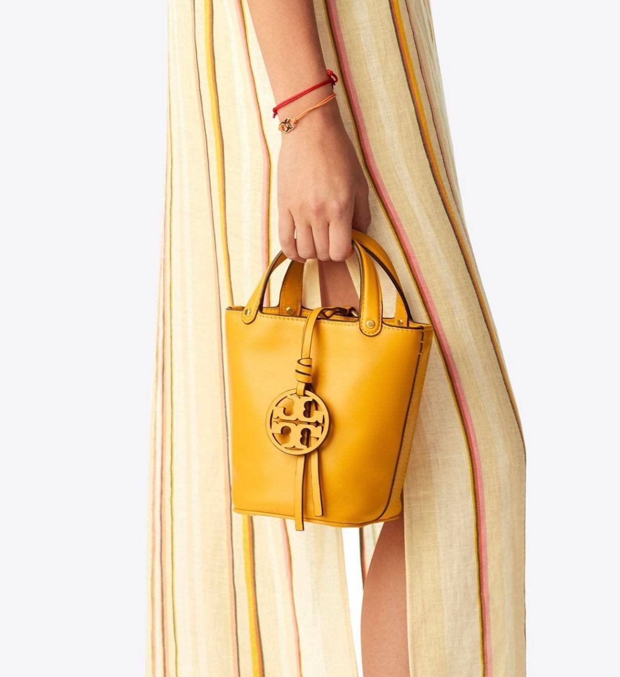 ของแท้ 💯% Tory burch miller mini bucket bag กระเป๋าทรงคลาสสิคจากTory burch มาพร้อมกับรูปทรงถัง ขนาดน่ารักกำลังดี